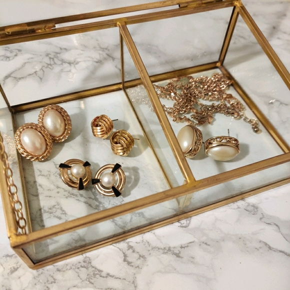 4 pairs of Vintage earrings - Picture 1 of 9